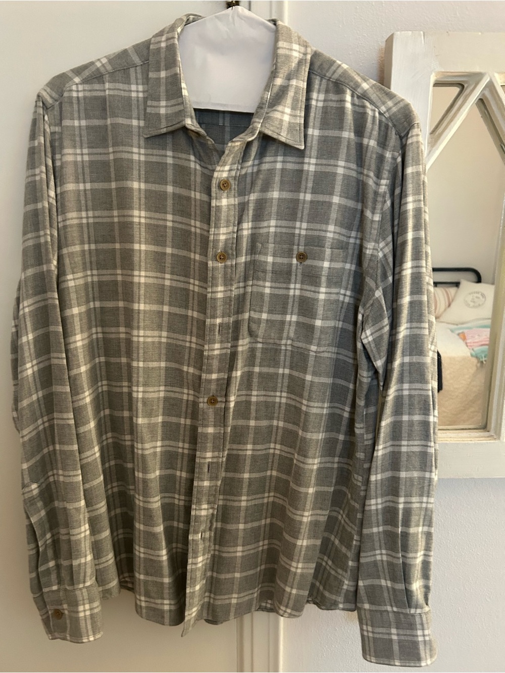 Faherty Gray and White Plaid Button-Down Shirt
